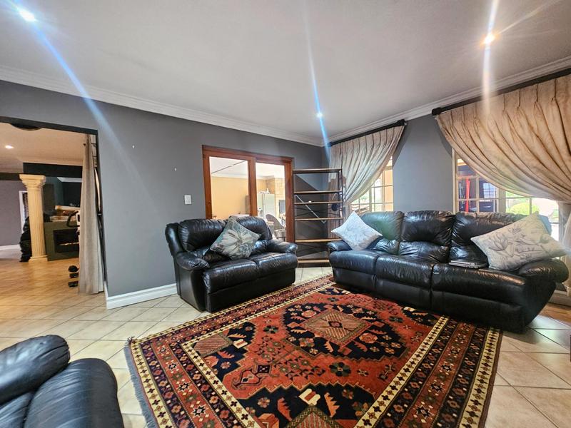 To Let 4 Bedroom Property for Rent in Zonnehoewe A H Gauteng