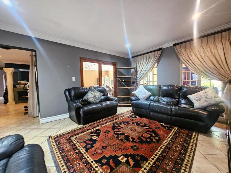 To Let 4 Bedroom Property for Rent in Zonnehoewe A H Gauteng