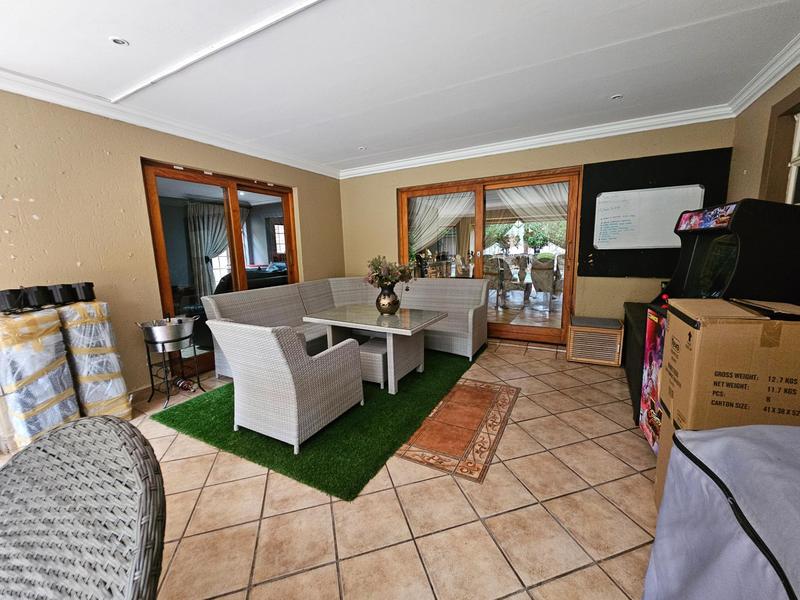 To Let 4 Bedroom Property for Rent in Zonnehoewe A H Gauteng