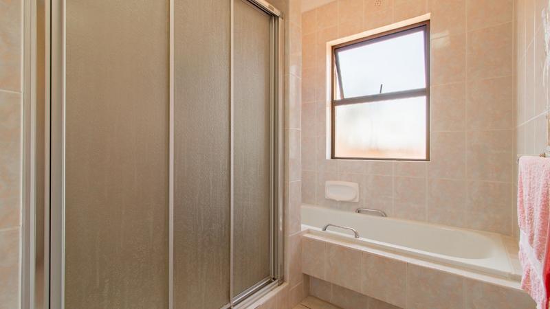 3 Bedroom Property for Sale in Bergbron Gauteng