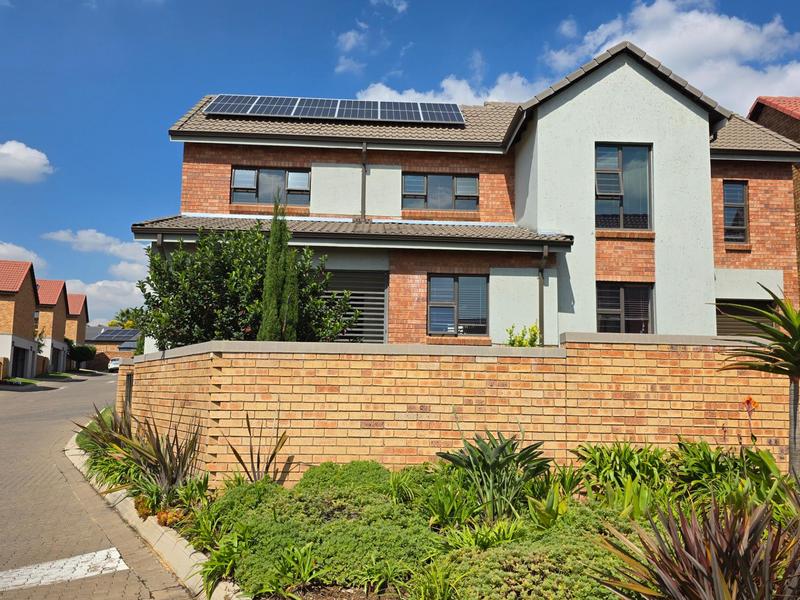 3 Bedroom Property for Sale in Honeydew Ridge Gauteng