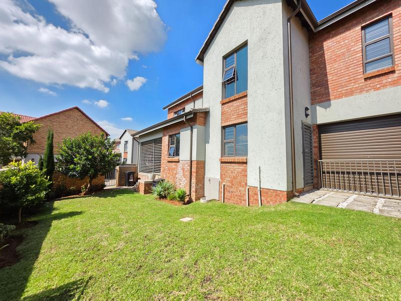 3 Bedroom Property for Sale in Honeydew Ridge Gauteng