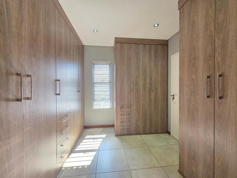 3 Bedroom Property for Sale in Honeydew Ridge Gauteng