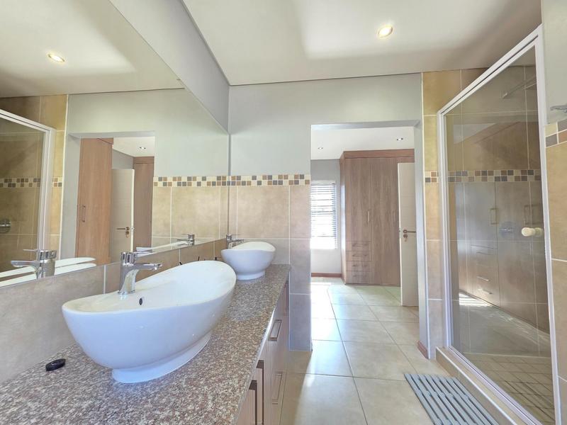 3 Bedroom Property for Sale in Honeydew Ridge Gauteng