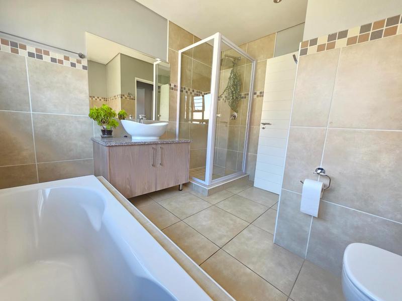 3 Bedroom Property for Sale in Honeydew Ridge Gauteng