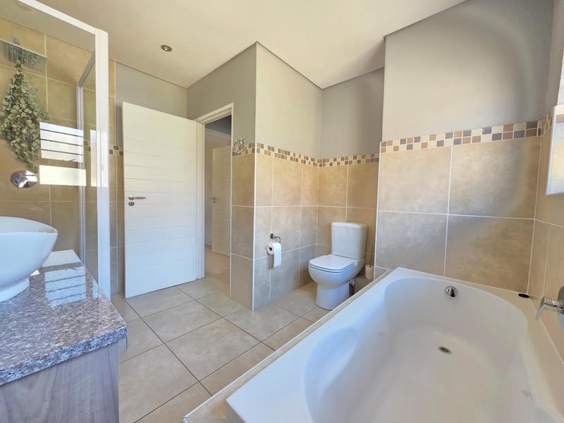 3 Bedroom Property for Sale in Honeydew Ridge Gauteng
