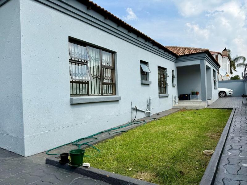 5 Bedroom Property for Sale in Chantelle Gauteng