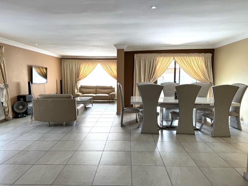5 Bedroom Property for Sale in Chantelle Gauteng