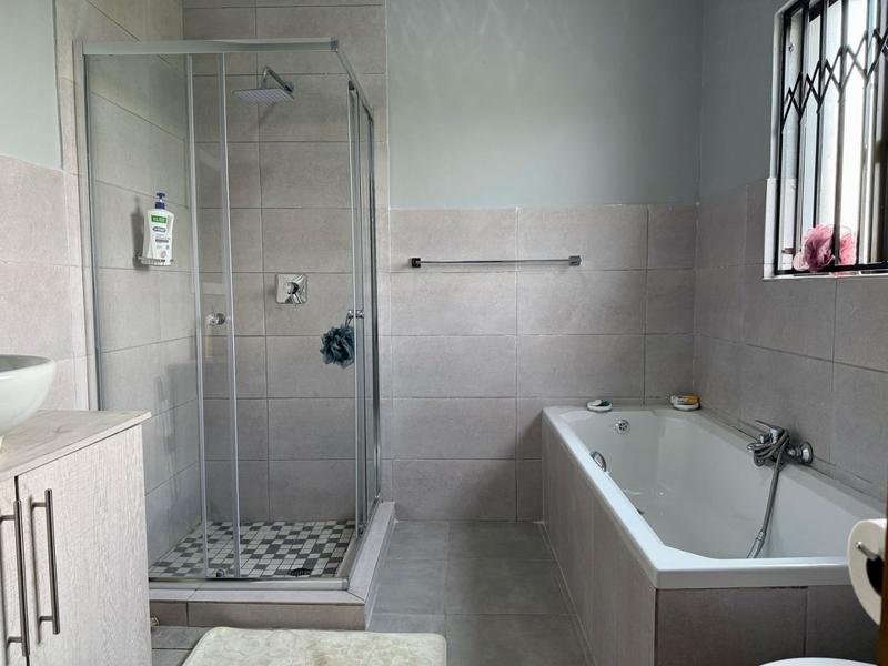 5 Bedroom Property for Sale in Chantelle Gauteng