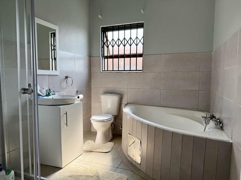 5 Bedroom Property for Sale in Chantelle Gauteng
