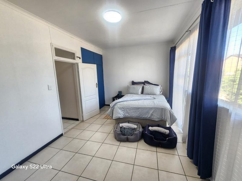 2 Bedroom Property for Sale in Brackenhurst Gauteng