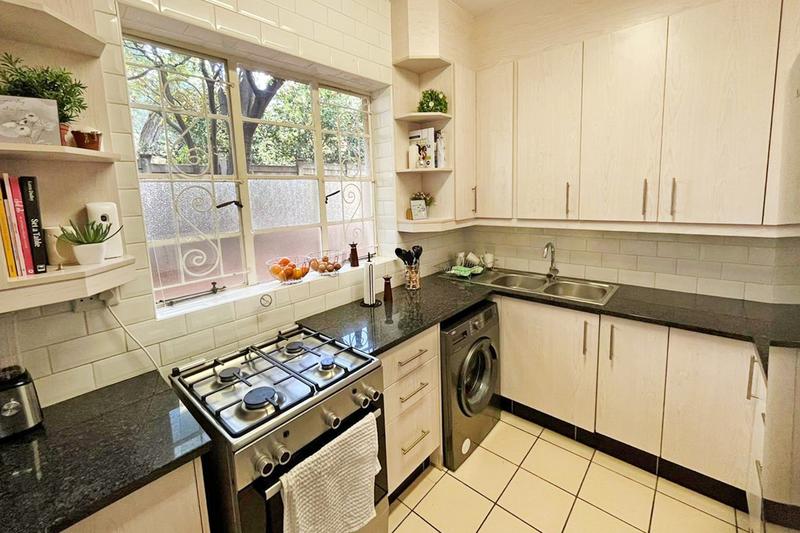 2 Bedroom Property for Sale in Illovo Gauteng