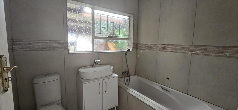 5 Bedroom Property for Sale in Elardus Park Gauteng