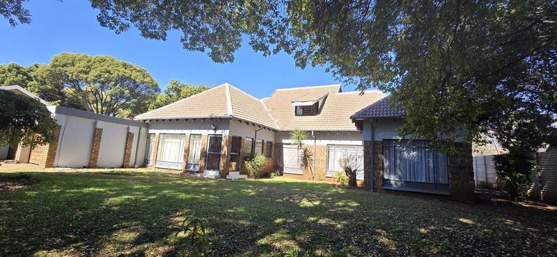 5 Bedroom Property for Sale in Elardus Park Gauteng
