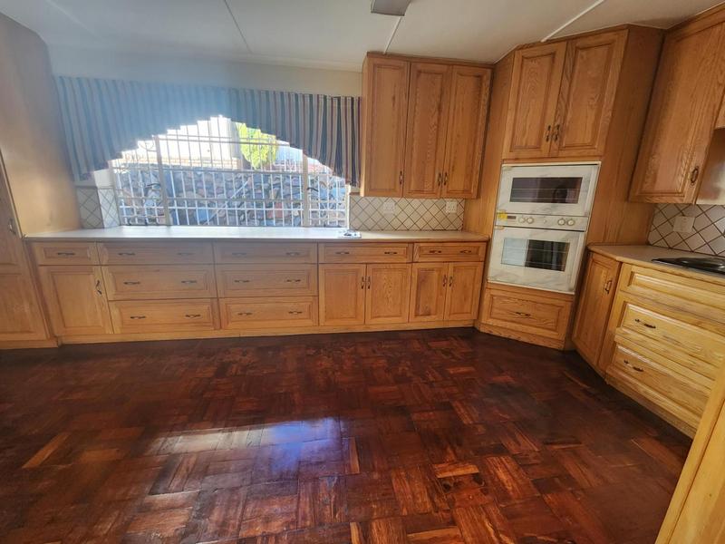 9 Bedroom Property for Sale in Muckleneuk Gauteng