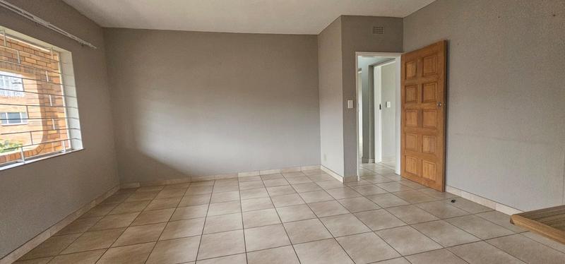 To Let 2 Bedroom Property for Rent in Sandhurst Gauteng