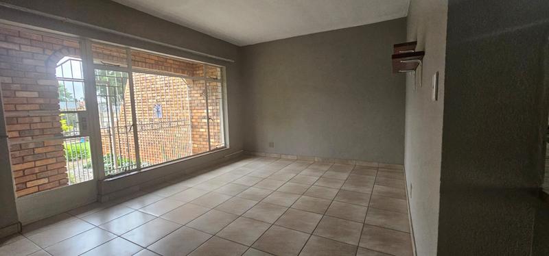 To Let 2 Bedroom Property for Rent in Sandhurst Gauteng