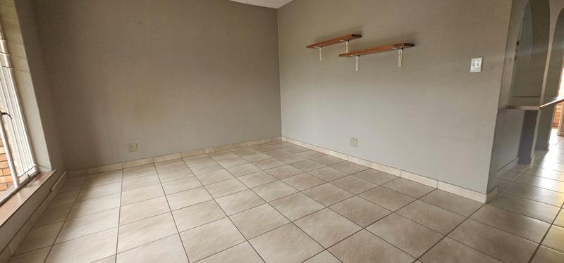 To Let 2 Bedroom Property for Rent in Sandhurst Gauteng