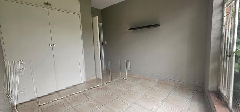 To Let 2 Bedroom Property for Rent in Sandhurst Gauteng