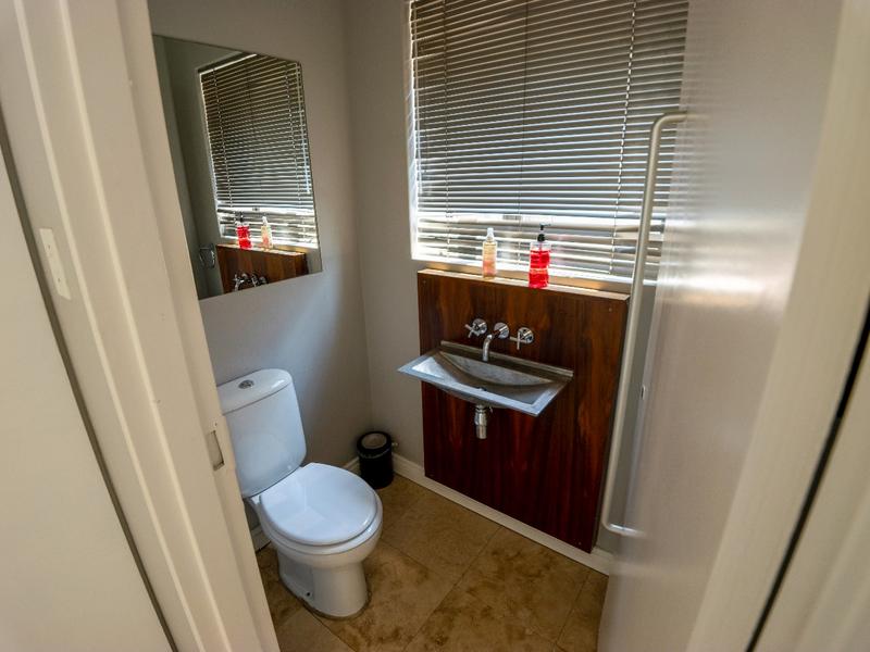 To Let 1 Bedroom Property for Rent in Atholl Gauteng