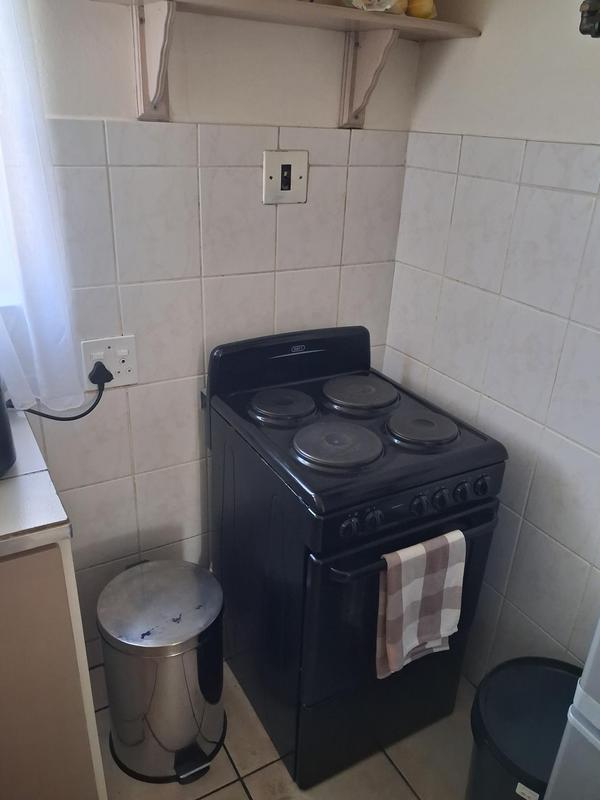 To Let 1 Bedroom Property for Rent in Queenswood Gauteng