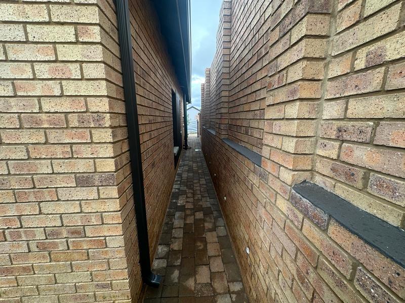 3 Bedroom Property for Sale in Amberfield Gauteng