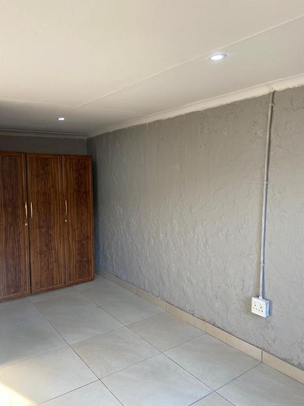 To Let 1 Bedroom Property for Rent in Eastleigh Gauteng