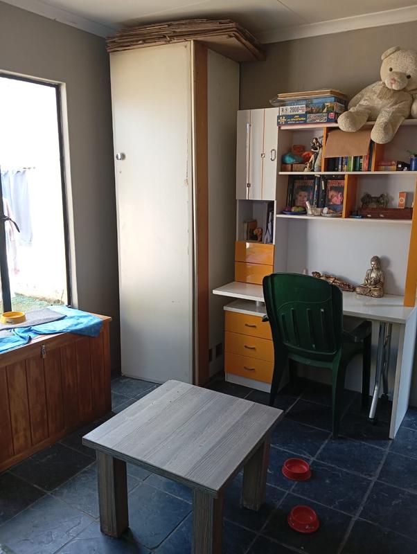 To Let 1 Bedroom Property for Rent in Primrose Hill Gauteng