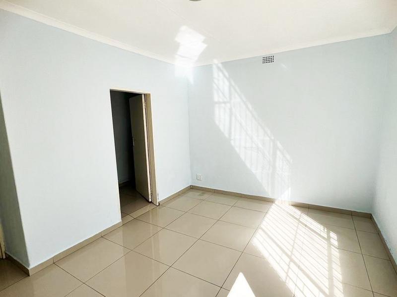 To Let 1 Bedroom Property for Rent in Buccleuch Gauteng