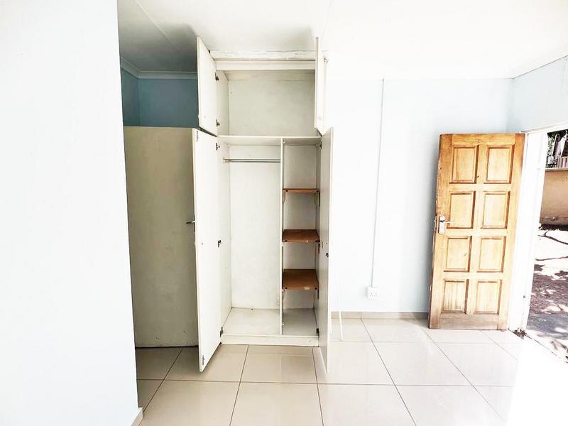 To Let 1 Bedroom Property for Rent in Buccleuch Gauteng