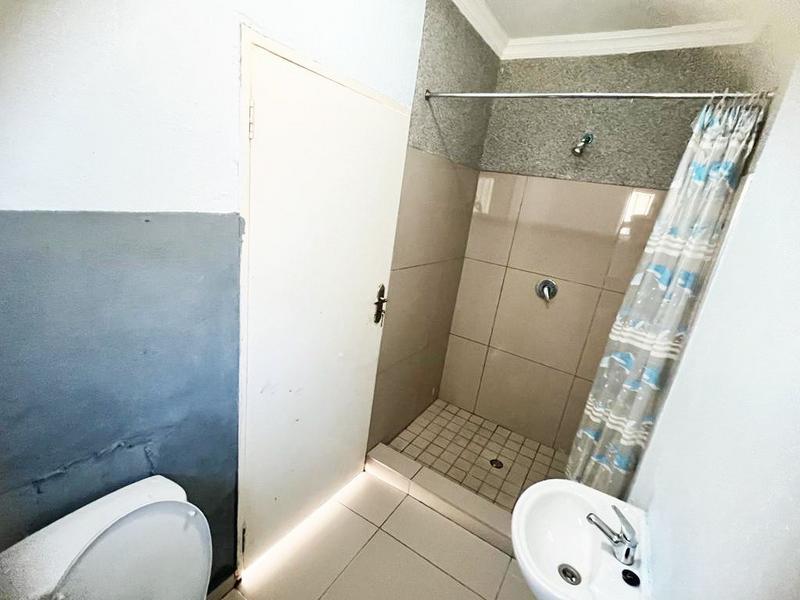 To Let 1 Bedroom Property for Rent in Buccleuch Gauteng