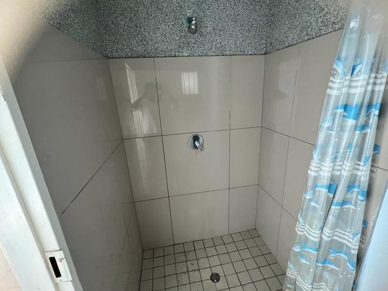 To Let 1 Bedroom Property for Rent in Buccleuch Gauteng
