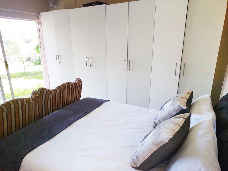 To Let 1 Bedroom Property for Rent in Buccleuch Gauteng
