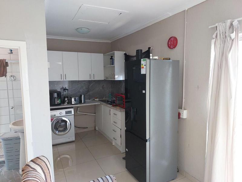To Let 1 Bedroom Property for Rent in Buccleuch Gauteng