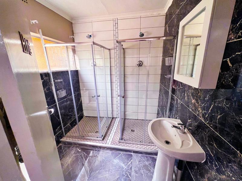 To Let 1 Bedroom Property for Rent in Buccleuch Gauteng