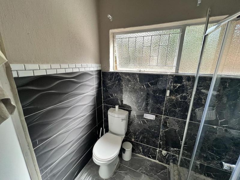 To Let 1 Bedroom Property for Rent in Buccleuch Gauteng