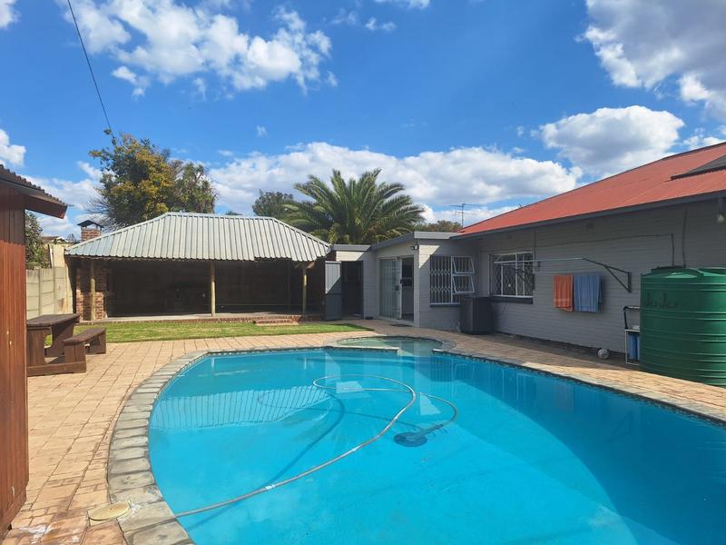 5 Bedroom Property for Sale in Brenthurst Gauteng