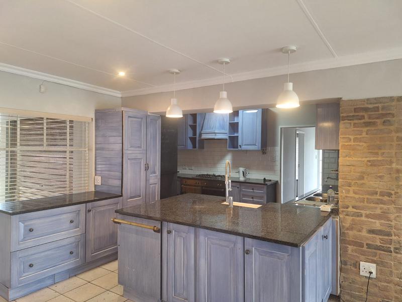 5 Bedroom Property for Sale in Brenthurst Gauteng