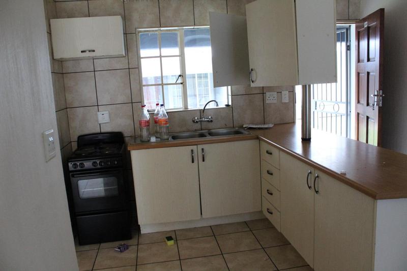 To Let 1 Bedroom Property for Rent in Comet Gauteng