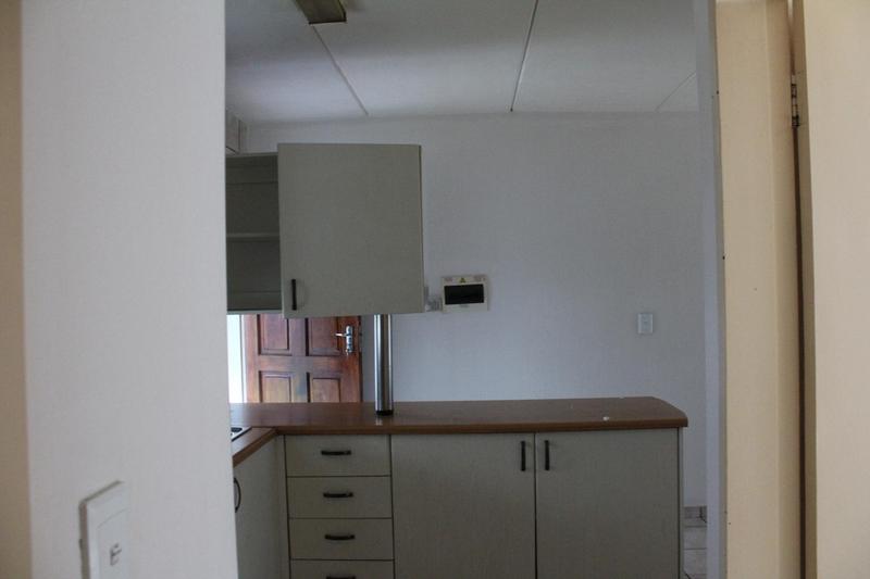 To Let 1 Bedroom Property for Rent in Comet Gauteng
