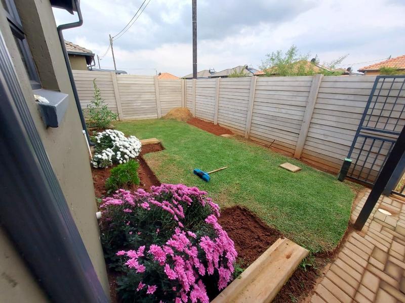 2 Bedroom Property for Sale in Protea Glen Gauteng