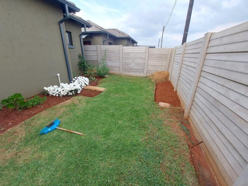 2 Bedroom Property for Sale in Protea Glen Gauteng