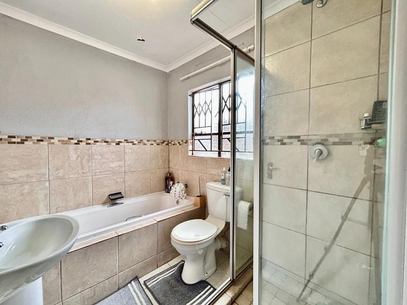 4 Bedroom Property for Sale in Amandasig Gauteng