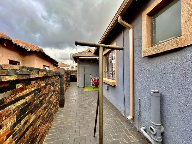 4 Bedroom Property for Sale in Amandasig Gauteng
