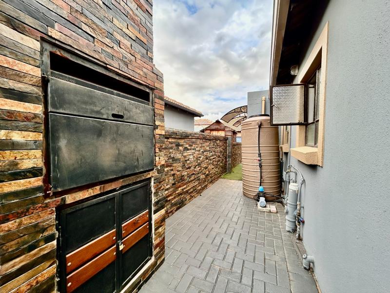 4 Bedroom Property for Sale in Amandasig Gauteng