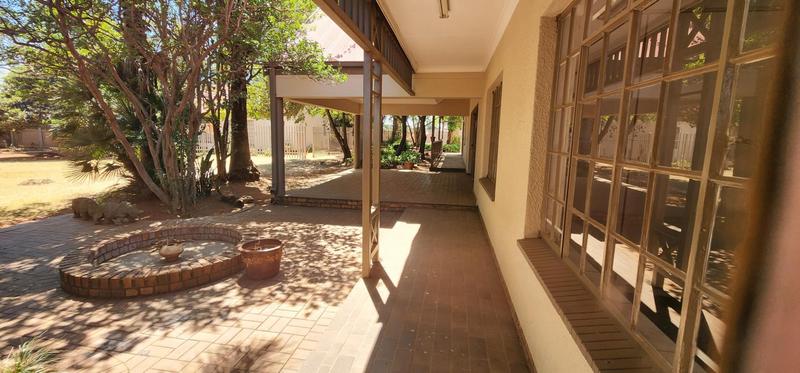 4 Bedroom Property for Sale in Klippoortje Gauteng