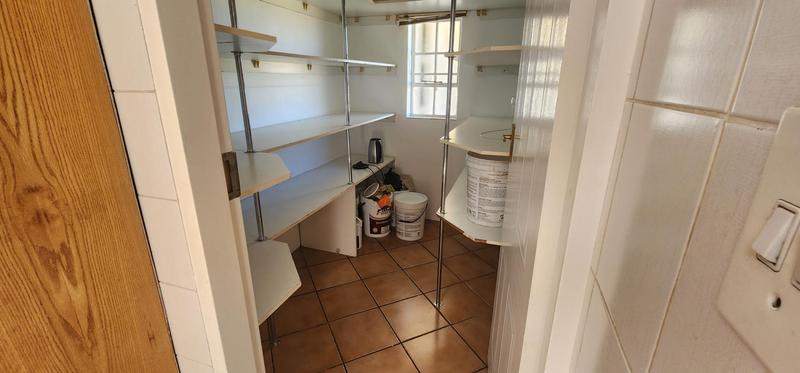 4 Bedroom Property for Sale in Klippoortje Gauteng