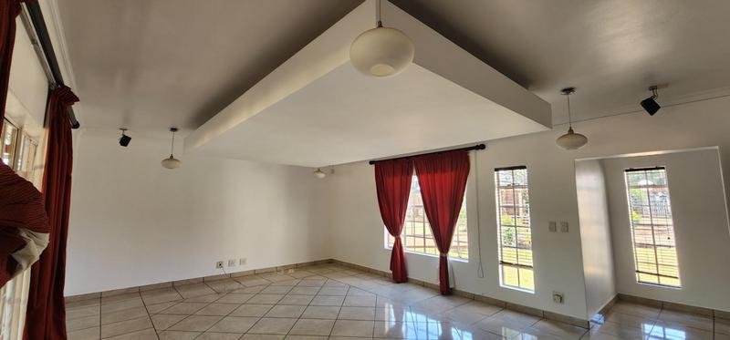 4 Bedroom Property for Sale in Klippoortje Gauteng