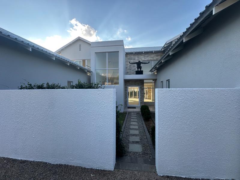 To Let 3 Bedroom Property for Rent in Waterfall Country Village Gauteng