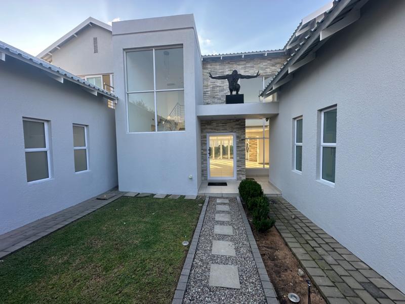 To Let 3 Bedroom Property for Rent in Waterfall Country Village Gauteng